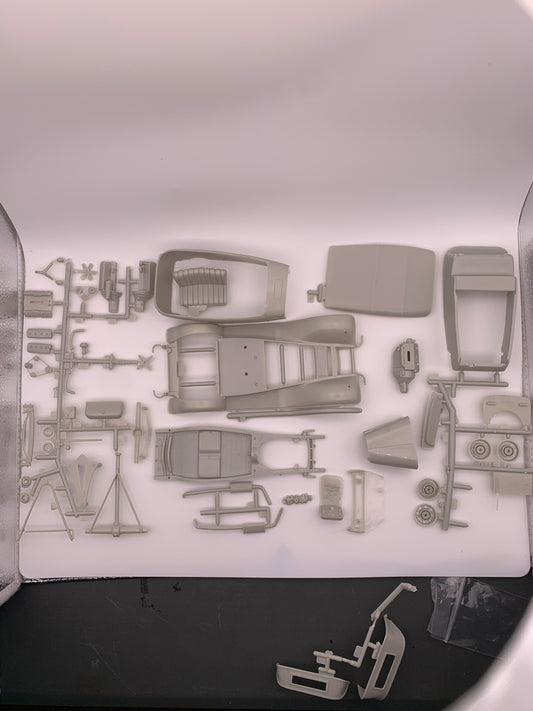 AMT 1932 Ford Phaeton 1:25 Scale Model Kit