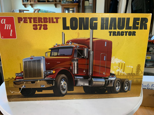 AMT Perterbilt 378 long hauler tractor model kit