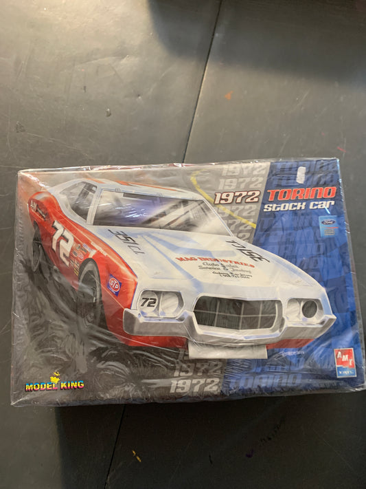AMT  1972 Torino Stock car model kit