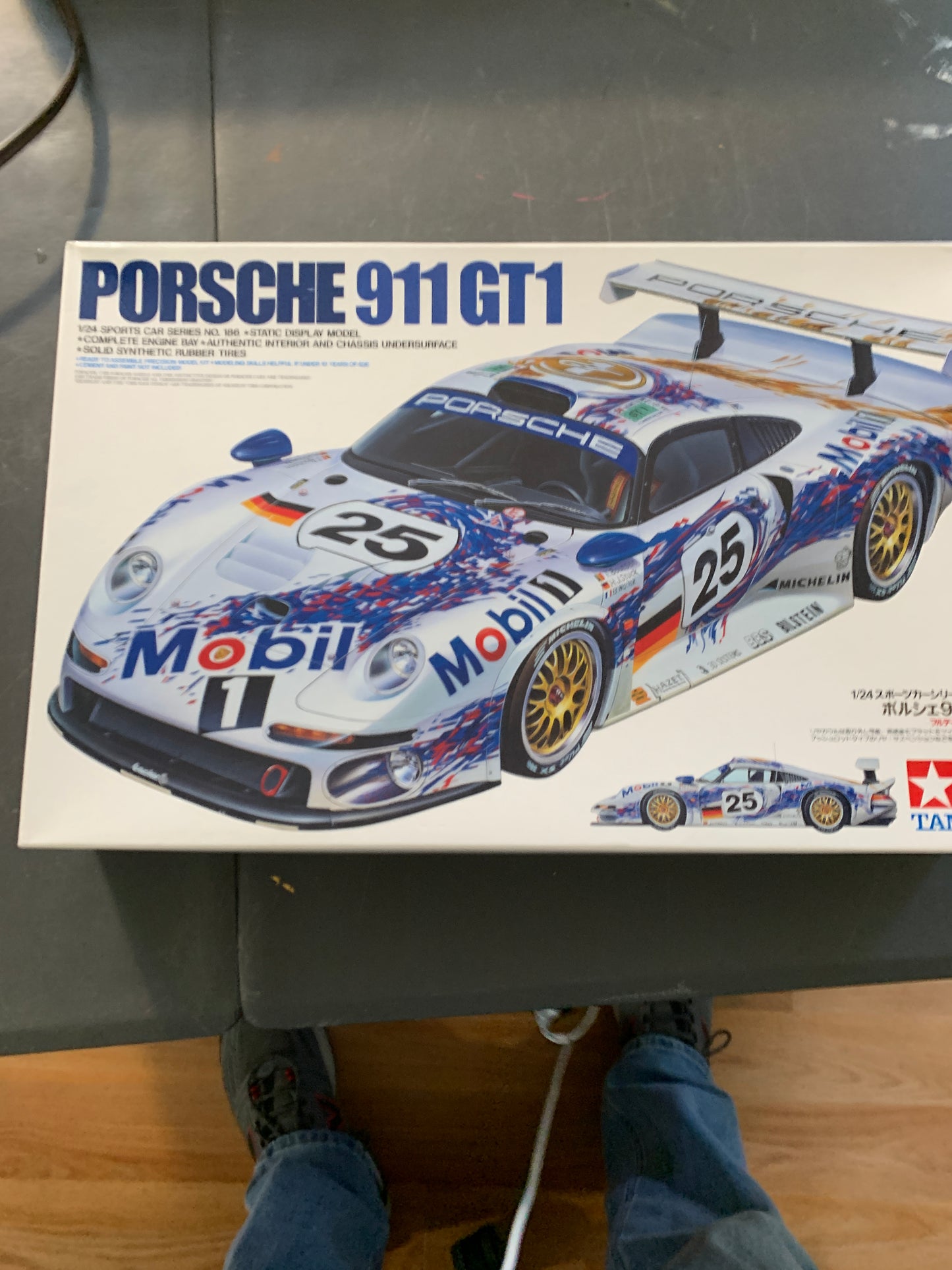 Tamiya Posche 911 GT1 model kit 24186