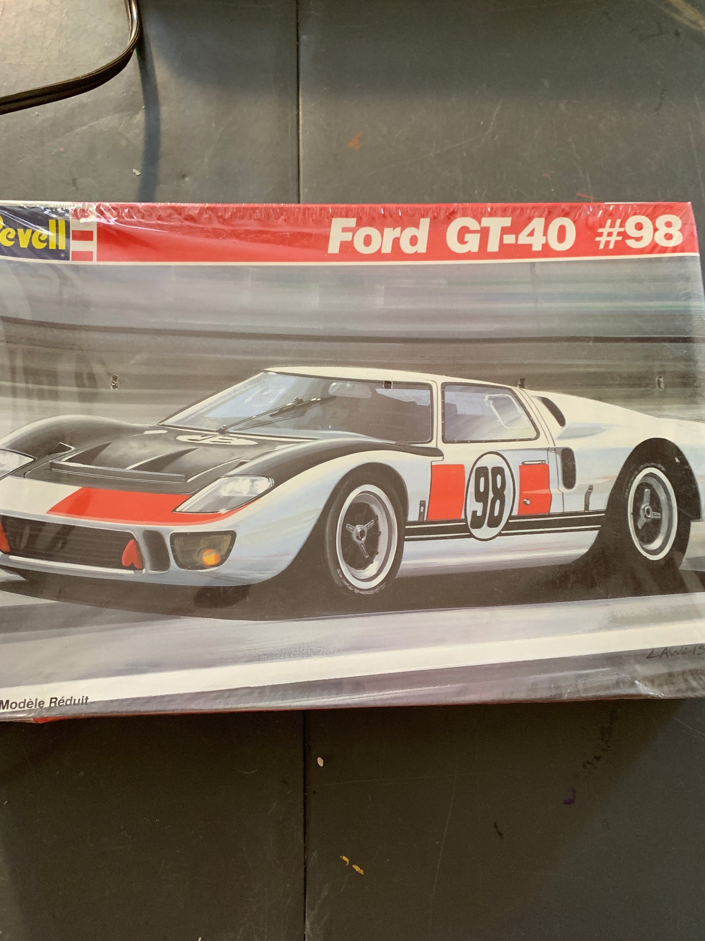 Revell Ford GT40 #98 model kit 7131