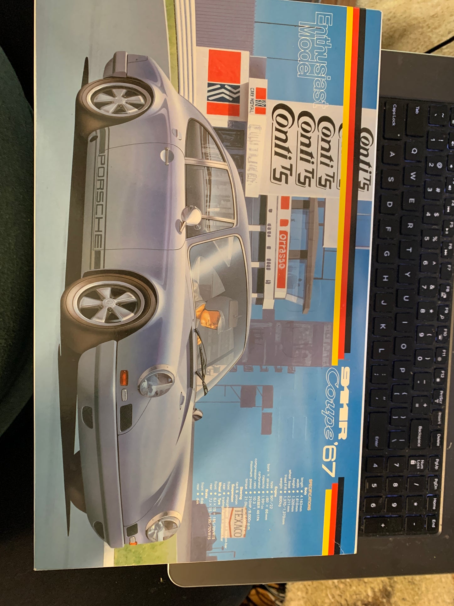 Maserati Bora #21203-800 is a vintage Crown 1/24-scale Japanese motorized kit