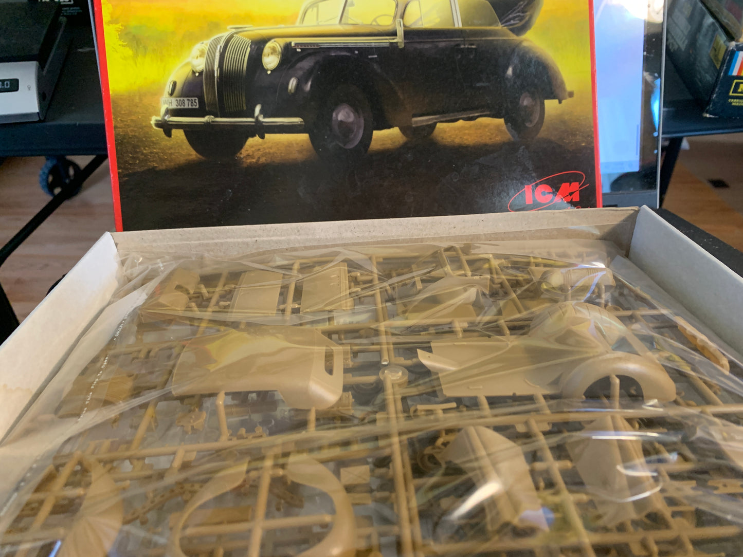 ICM Admiral Cabriolet WWII German Staff Car kit #35471, 1/35 scale