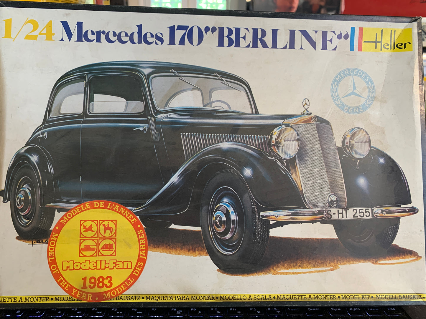 Heller Mercedes-Benz 170 “Berline” kit #725 is a 1/24-scale kit