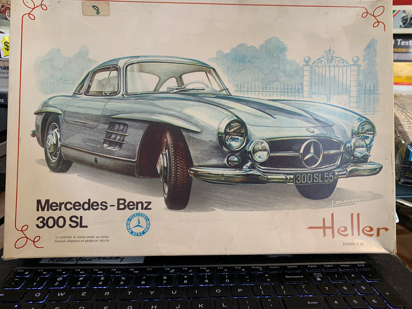 Heller Mercedes-Benz 300 SL Gullwing kit #712 is a 1/24-scale