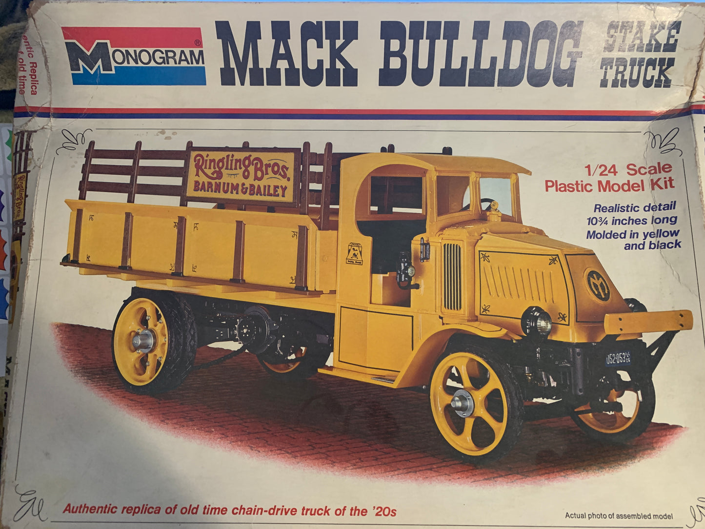Monogram Mack Bulldog Stake Truck kit No. 7537, 1/24 scale