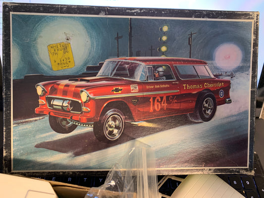 AMT ’55 Chevy Nomad kit marked 2555 / T289-225 is the 1968 “Distortion” 3-in-1 issue, 1/25 scale