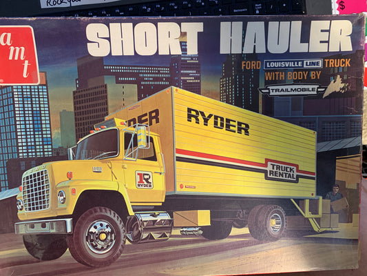 AMT Ford Louisville Short Hauler, kit T515, 1/25 scale.