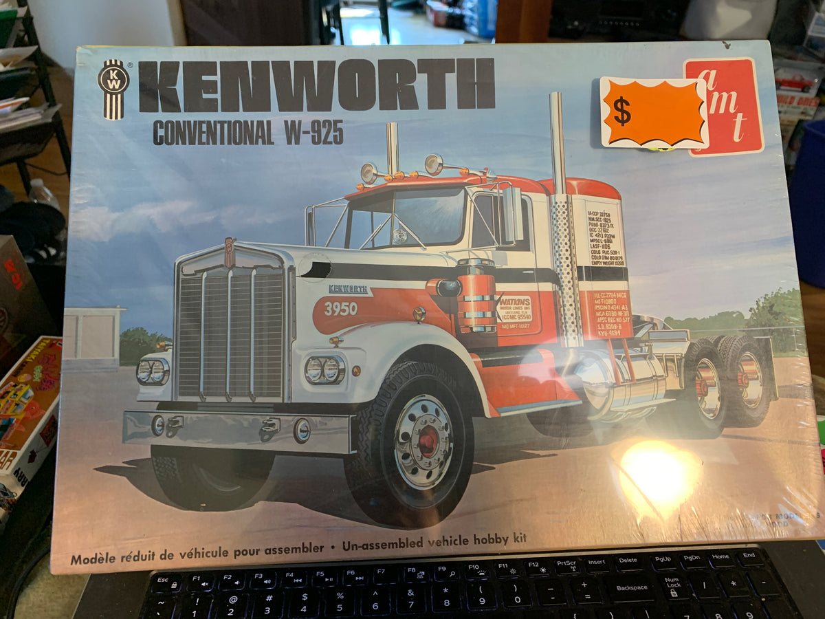 AMT Kenworth Conventional W-925, kit T519, 1/25 scale