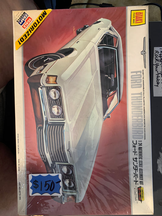 Otaki 1972 Ford Thunderbird Landau, kit OT3-50, 1/24 scale. This is a scarce 1975 motorized issue;