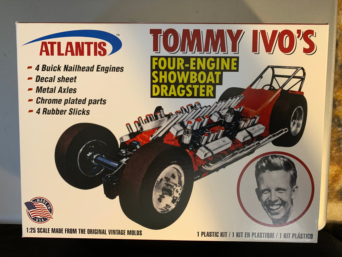 Atlantis Tommy Ivo Showboat 4 engine drive model kit