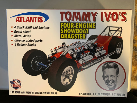 Atlantis Tommy Ivo Showboat 4 engine drive model kit