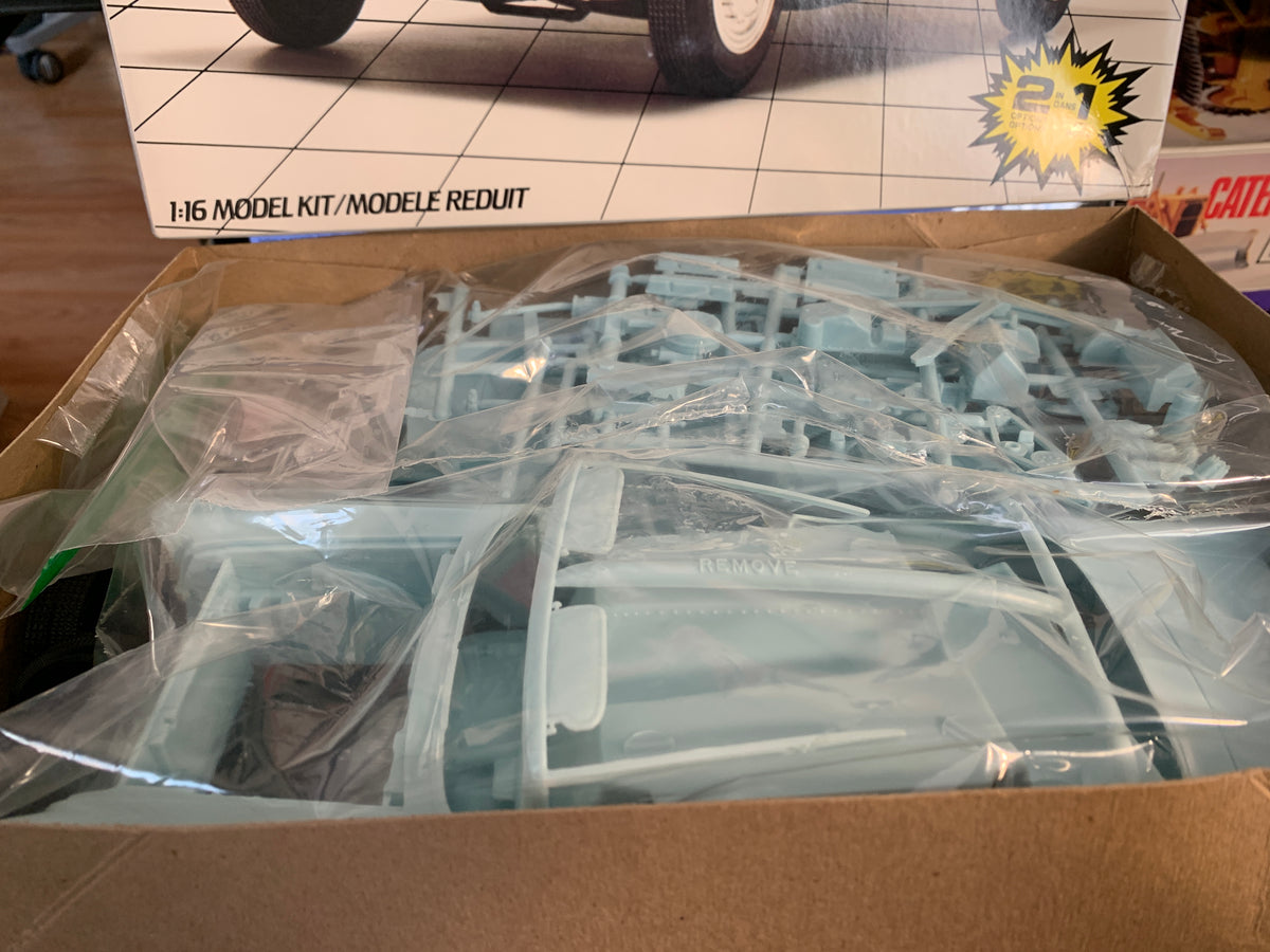AMT/ERTL #6720 1957 Chevrolet Bel Air Convertible is the large 1/16-scale kit