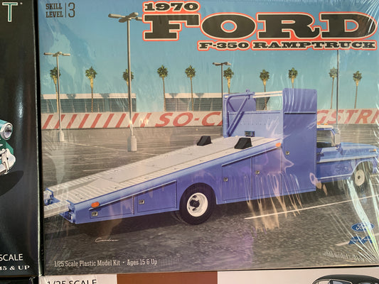 1970 Ford F350 Ramp Truck  (moebius 2588)
