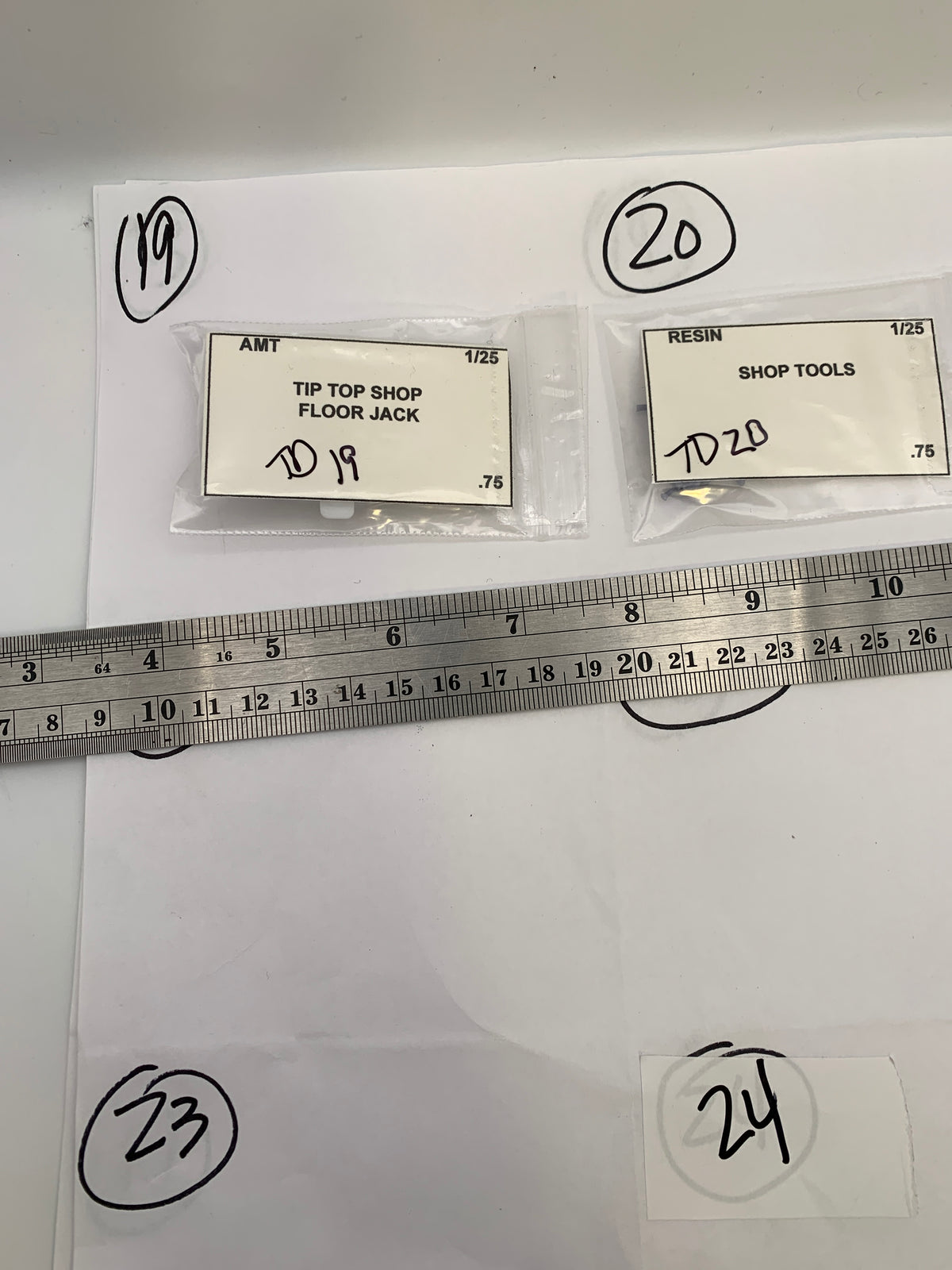 MISC TOOLS & DIORAMA PARTS BAGS