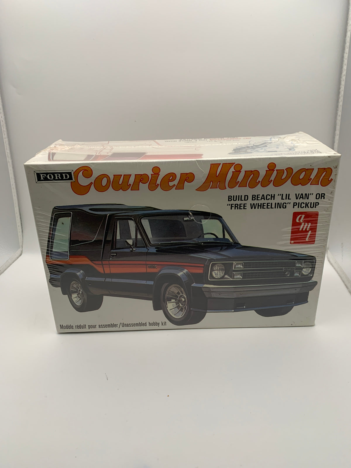 AMT Ford Courier Minivan, 1/25 scale